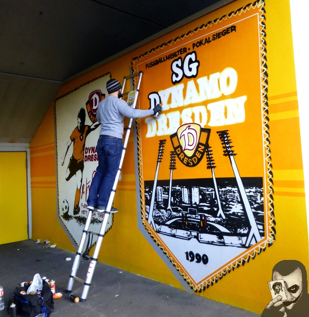 Entstehung des Wandbildes mit Dixie Dörner im Rudolf-Harbig-Stadion im Jahr 2017.