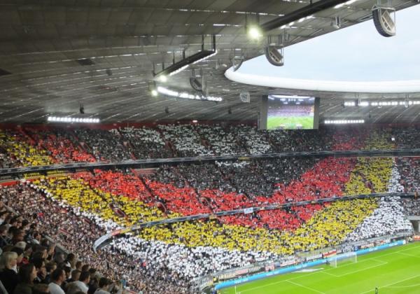 Fans der deutschen Nationalmannschaft (hier beim Spiel gegen England am 07.06.2022) müssen während der WM in Katar nach Dubai ausweichen.