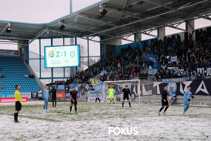 Beim CFC-Heimspiel gegen Vikotira Berlin hing die Zaunfahne von Kamenica Furor zum letzten Mal in der Südkurve.