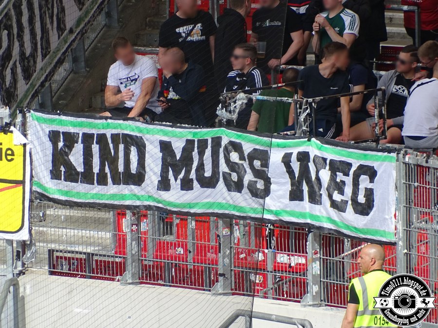 Mit "Kind muss weg"-Botschaften positioniert sich die aktive Fanszene von Hannover 96 schon seit Jahren gegen Martin Kind.