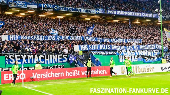 So sieht die Zaunfahnes des Fanclubs "HSV SEXMACHINES" aus.