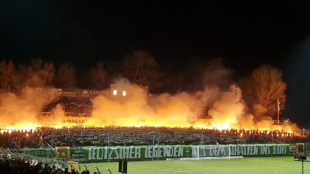 Fußball-Fan-Tröte / Gas-Hupe in Leipzig - Sellerhausen-Stünz