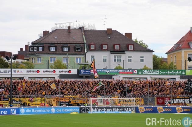 1,021 Dynamo Dresden V 1860 Munich Photos & High Res Pictures